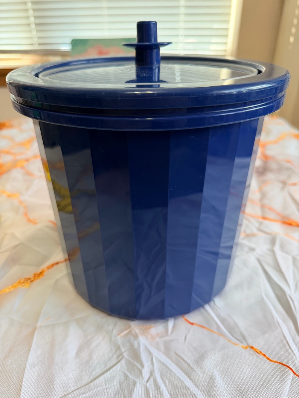 Tupperware Ice bucket blue
